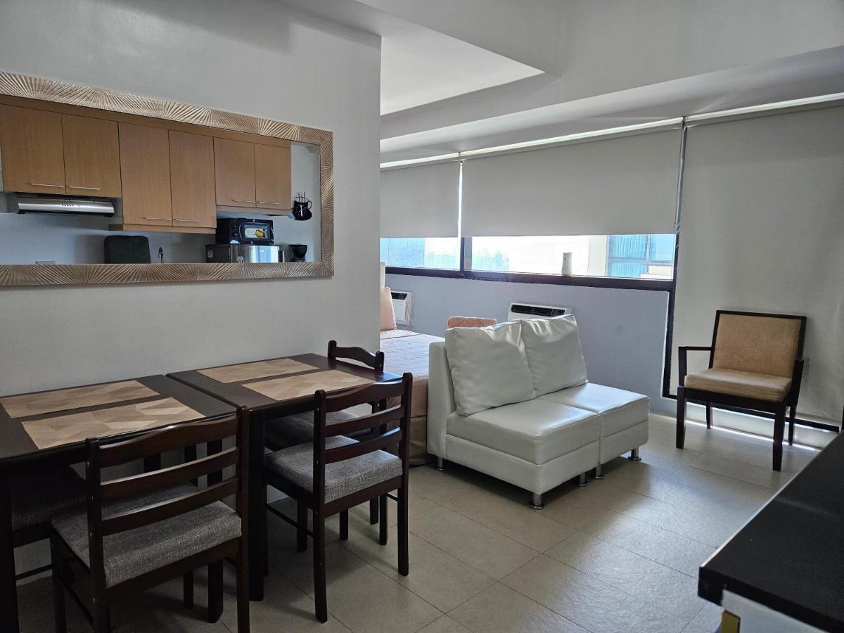 Mandaluyong Spacious Studios מראה חיצוני תמונה